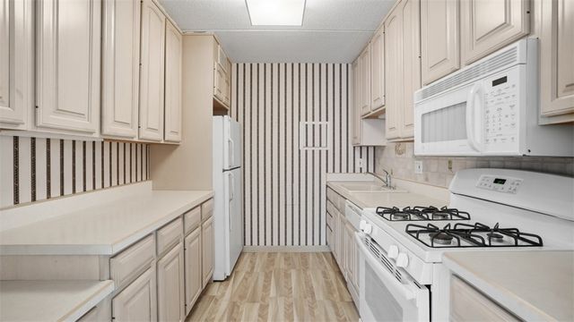 1160 Bower Hill Road 716A, Mt Lebanon, PA 15243