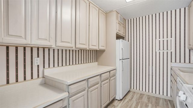 1160 Bower Hill Road 716A, Mt Lebanon, PA 15243