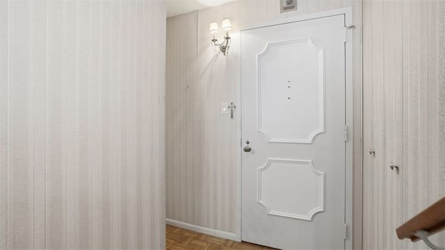 1160 Bower Hill Road 716A, Mt Lebanon, PA 15243