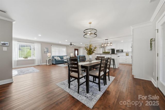 315 Skyline Road, Hickory, NC 28601