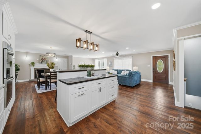 315 Skyline Road, Hickory, NC 28601