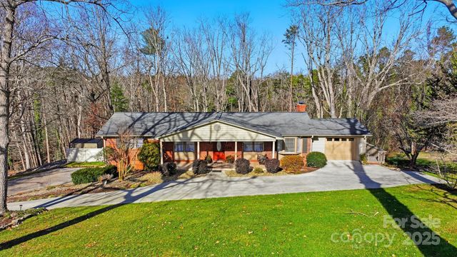 315 Skyline Road, Hickory, NC 28601