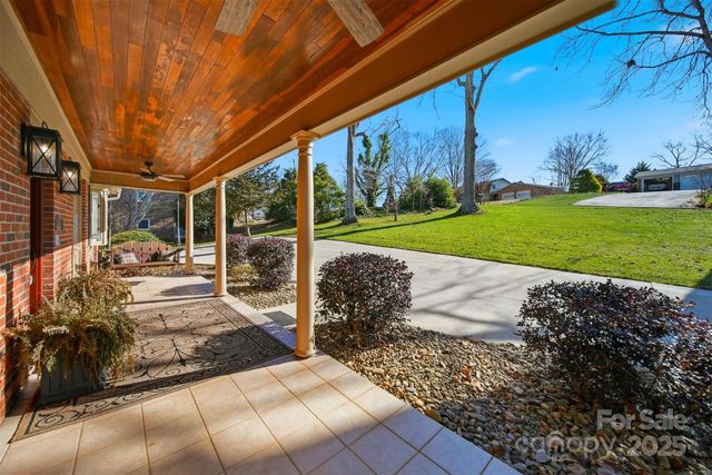 315 Skyline Road, Hickory, NC 28601