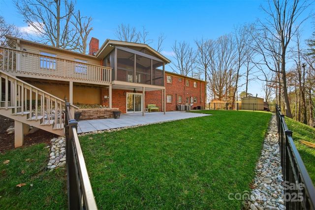 315 Skyline Road, Hickory, NC 28601