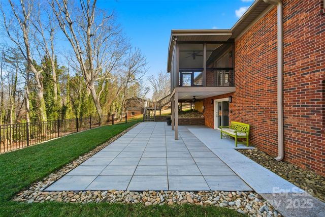 315 Skyline Road, Hickory, NC 28601