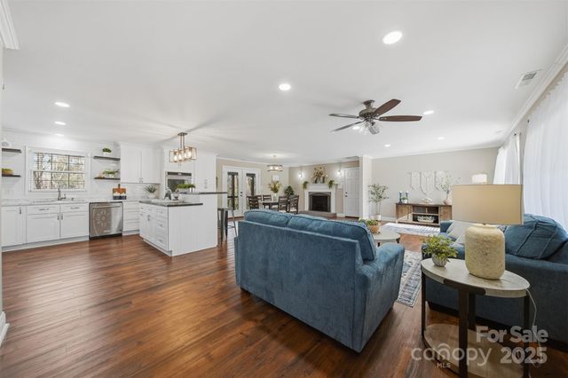 315 Skyline Road, Hickory, NC 28601