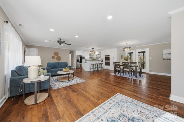 315 Skyline Road, Hickory, NC 28601