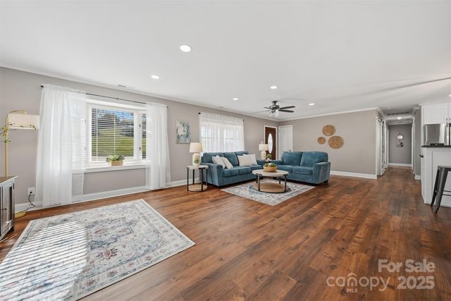 315 Skyline Road, Hickory, NC 28601