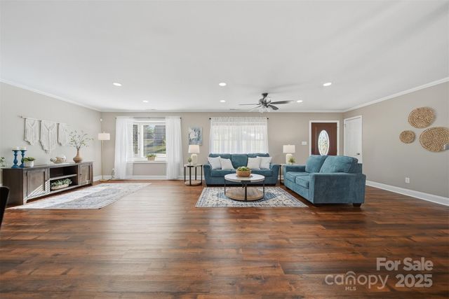 315 Skyline Road, Hickory, NC 28601