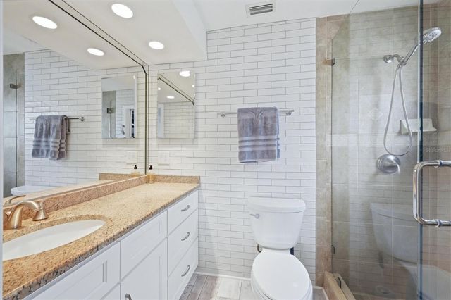 104 WHISPERING SANDS DRIVE V27, Sarasota, FL 34242