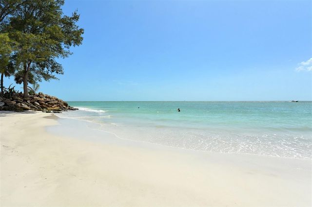 104 WHISPERING SANDS DRIVE V27, Sarasota, FL 34242