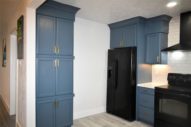 9401 Heatherside Street, Houston, TX 77016