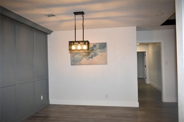 9401 Heatherside Street, Houston, TX 77016