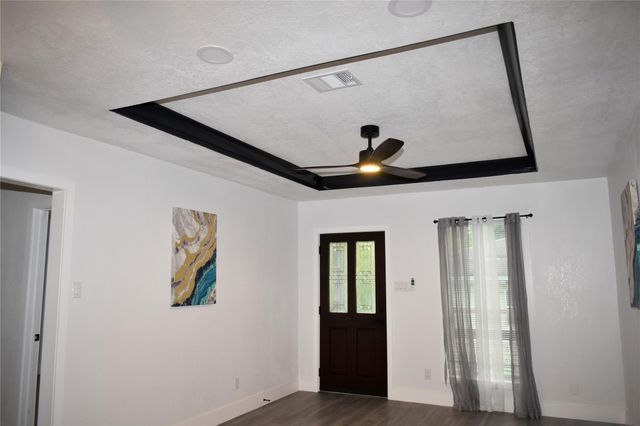 9401 Heatherside Street, Houston, TX 77016