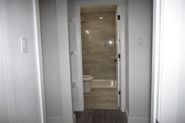9401 Heatherside Street, Houston, TX 77016