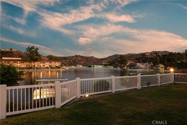 3924 Fairbreeze Circle, Westlake Village, CA 91361