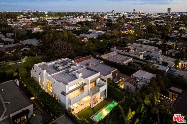 633 N Laurel Avenue, Los Angeles, CA 90048