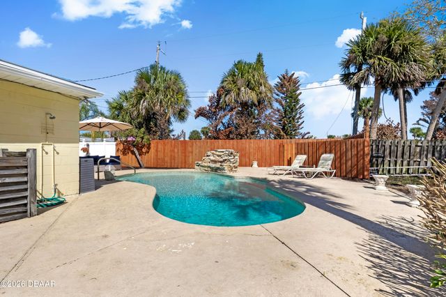 1124 N Halifax Avenue, Daytona Beach, FL 32118