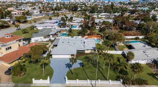 1124 N Halifax Avenue, Daytona Beach, FL 32118