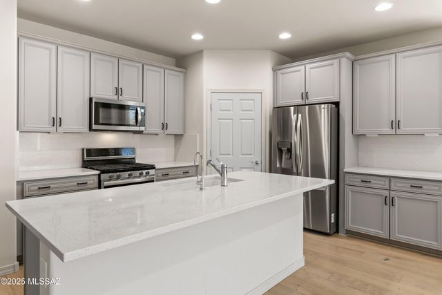 13384 E Knipe Place, Tucson, AZ 85747