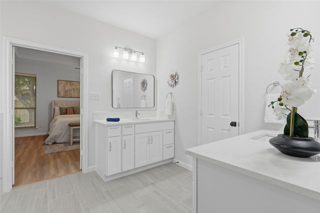 2715 Lake Country Drive, Grand Prairie, TX 75052