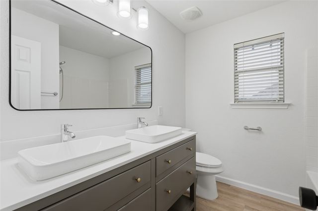 2715 Lake Country Drive, Grand Prairie, TX 75052