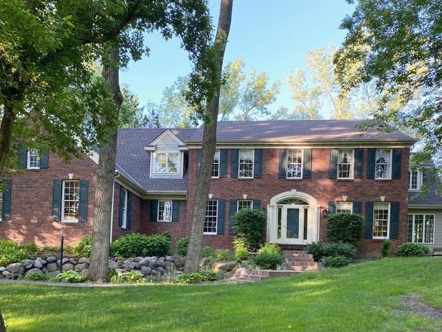 805 Midwest Trail Court N, Lake Elmo, MN 55042