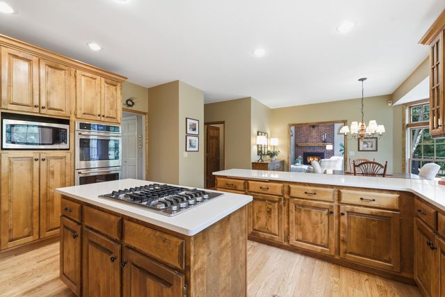 805 Midwest Trail Court N, Lake Elmo, MN 55042