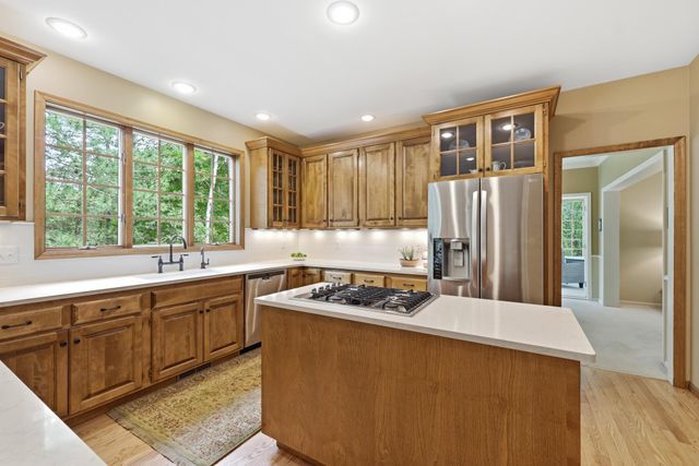 805 Midwest Trail Court N, Lake Elmo, MN 55042