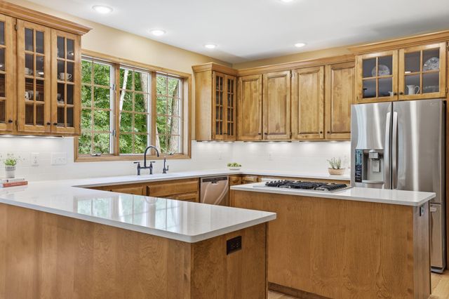 805 Midwest Trail Court N, Lake Elmo, MN 55042