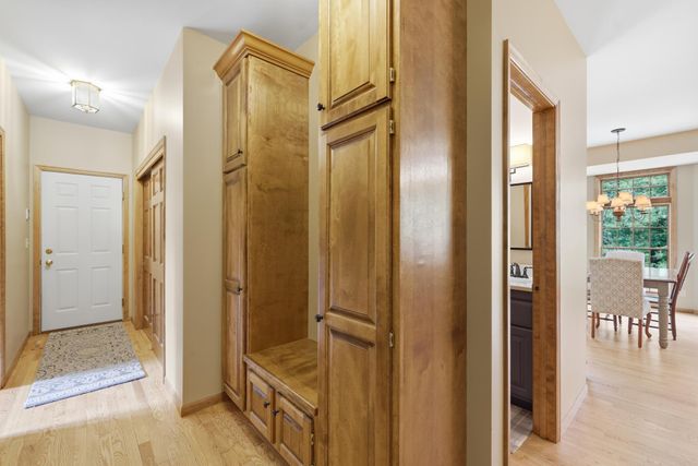 805 Midwest Trail Court N, Lake Elmo, MN 55042