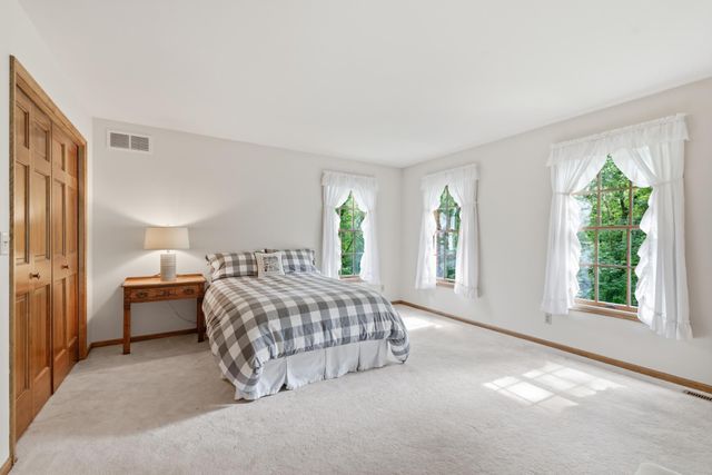 805 Midwest Trail Court N, Lake Elmo, MN 55042