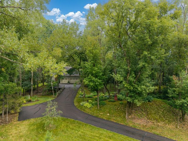805 Midwest Trail Court N, Lake Elmo, MN 55042
