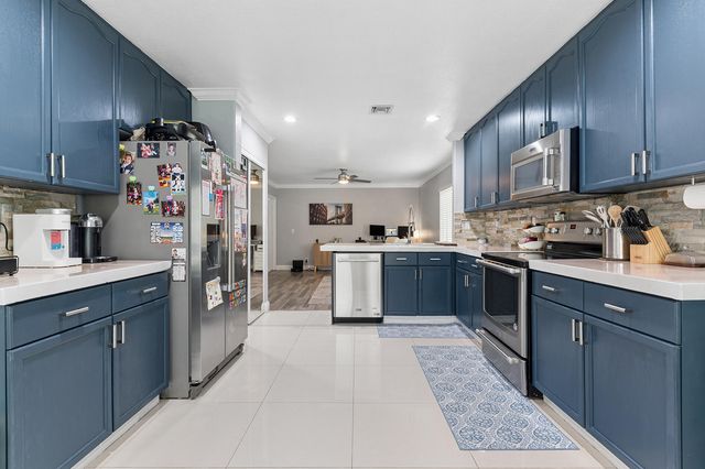 4176 Torres Circle, West Palm Beach, FL 33409