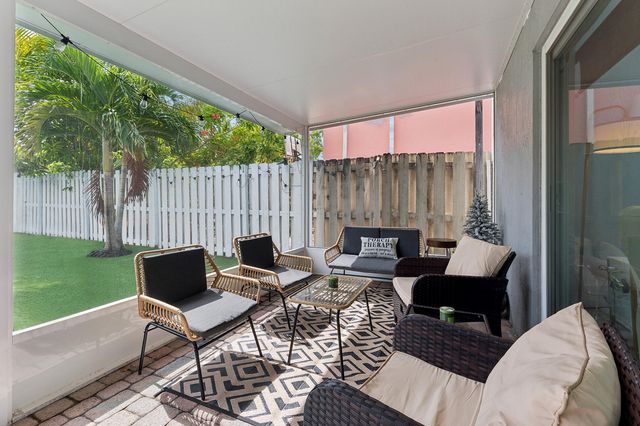 4176 Torres Circle, West Palm Beach, FL 33409