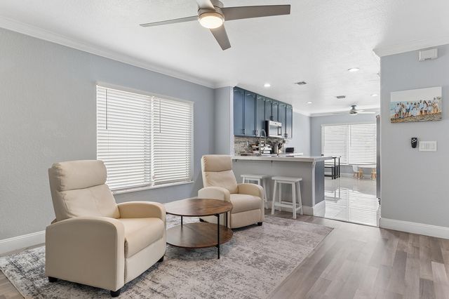 4176 Torres Circle, West Palm Beach, FL 33409