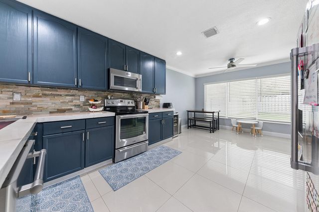 4176 Torres Circle, West Palm Beach, FL 33409