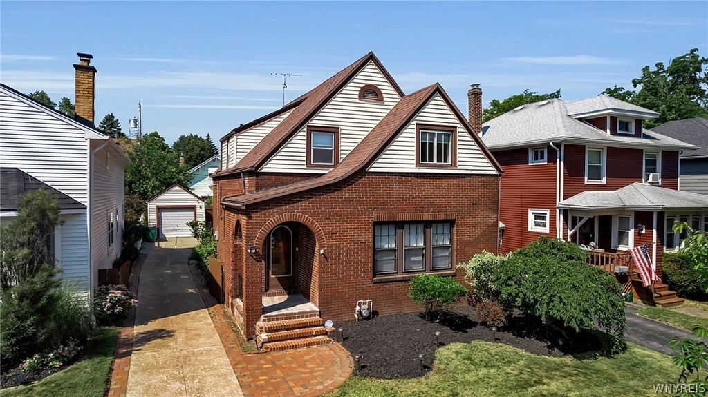 70 Radcliffe Road, Buffalo, NY 14214