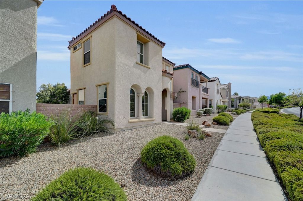 12052 Hathaway Pines Lane, Las Vegas, NV 89138 — photo 3