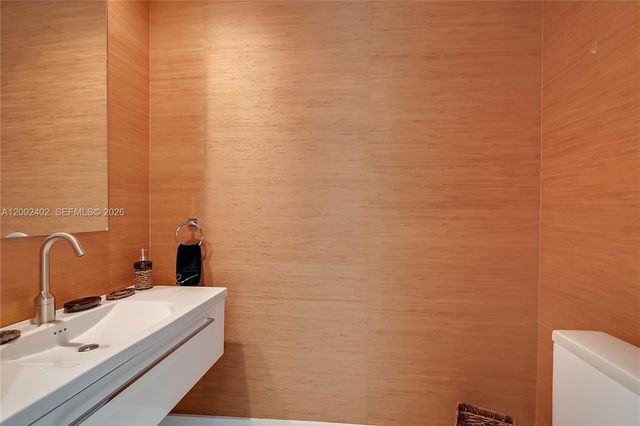 1100 Biscayne Blvd 3901, Miami, FL 33132