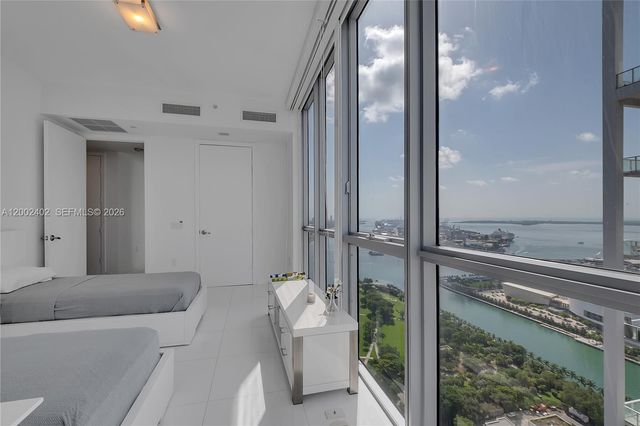 1100 Biscayne Blvd 3901, Miami, FL 33132