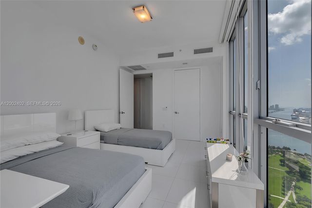 1100 Biscayne Blvd 3901, Miami, FL 33132