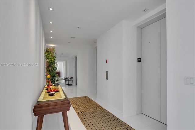 1100 Biscayne Blvd 3901, Miami, FL 33132