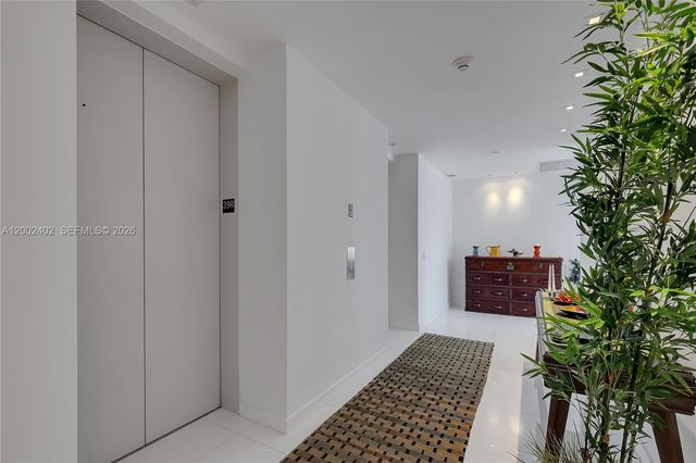 1100 Biscayne Blvd 3901, Miami, FL 33132