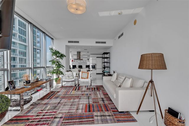 1100 Biscayne Blvd 3901, Miami, FL 33132