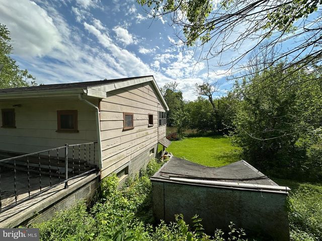 13726 HOPPS LANDING RD, Hagerstown, MD 21740