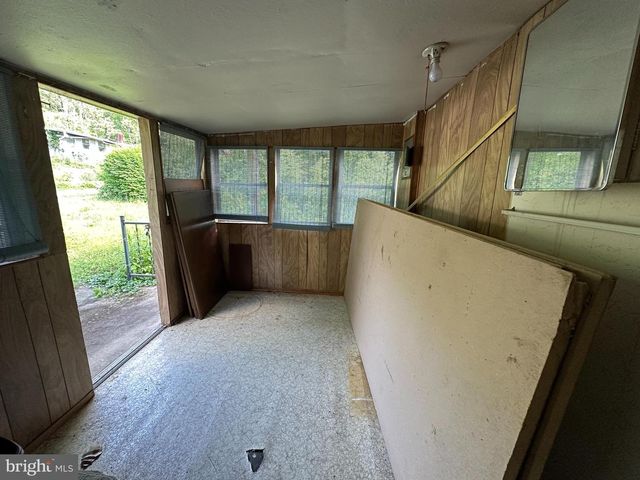 13726 HOPPS LANDING RD, Hagerstown, MD 21740