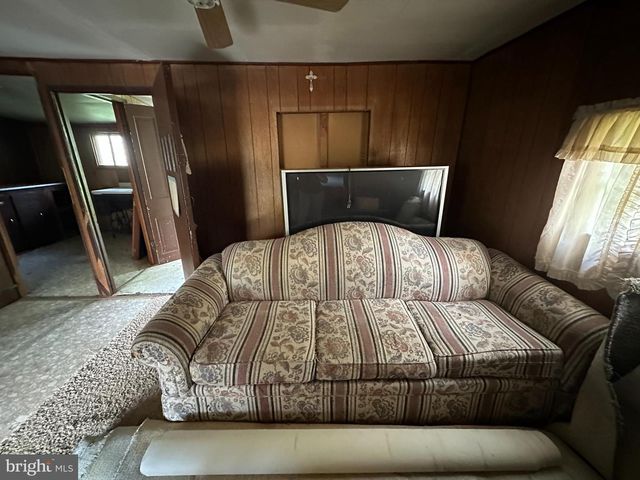 13726 HOPPS LANDING RD, Hagerstown, MD 21740