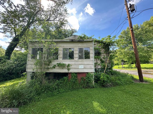 13726 HOPPS LANDING RD, Hagerstown, MD 21740