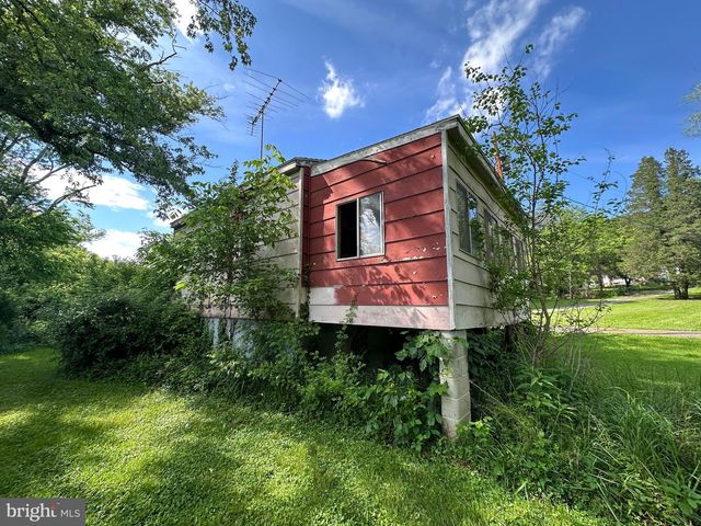 13726 HOPPS LANDING RD, Hagerstown, MD 21740